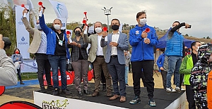 İstanbul Sprint Triatlonu 300 sporcunun mücadelesine sahne oldu