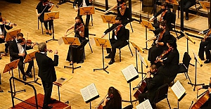 Viktoria Mullova, Cemal Reşit Rey'de müzikseverleri büyüledi