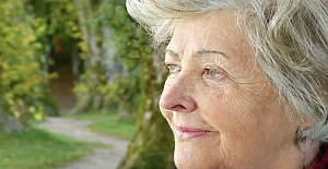 65 Yaş üstü insanımız evde nasıl aktiviteler yapmalı?