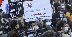 Paris'te göstericilere polis müdahalesi