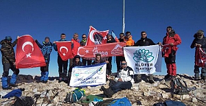 Uludağ’ın zirvesinde Atatürk’ü andılar