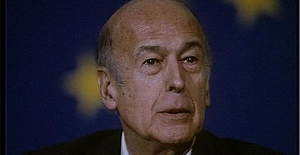 Eski Fransa Cumhurbaşkanı Valery Giscard d'Easting, koronadan hayatını kaybetti