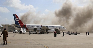 Yemen'de yeni hükümetin indiği havalimanında patlama: 26 Can kaybı