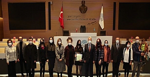 Fakir Baykurt’un kitabına kapak tasarladılar