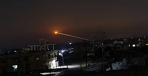 İsrail'den Suriye'ye saldırı: Hava savunma sistemleri devrede