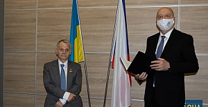 Çek Cumhuriyeti, Kırımoğlu'na Diplomasi Liyakat Madalyası takdim etti