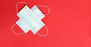 Doç. Dr. Yerlikaya'dan çift maske tavsiyesi: "Fiziksel bariyer ne kadar fazla olursa, Kovid-19 o kadar bloke olur"