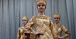 Sibirya’da sedir çamından kıyafetler yapıyorlar