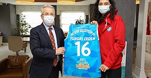 Başkan Erdem’den Nilüfer’in Sultanları’na tam destek