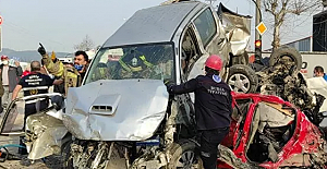 Bursa-Ankara karayolu, Kestel-Barakfaki mevkiinde zincirleme kaza: 3 ölü, 21 yaralı