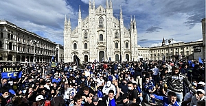 30 bin Inter taraftarının Milano sokaklarındaki kutlamaları kaygı yarattı, 'biyolojik bomba' yorumu yapıldı