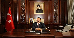 Bursa Valisi Canbolat: "Bundan 102 yıl önce bugün atılan o büyük adımı ve 19 Mayıs Atatürk'ü Anma, Gençlik ve Spor Bayramını kutluyorum"