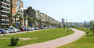 İzmir tam kapanmada başarı sağladı ve korona vakaları yarı yarıya azaldı