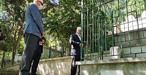 Şair Necip Fazıl Kısakürek mezarı başında anıldı