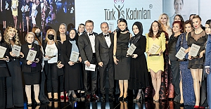 Türk İş Kadınları Plaket Töreni Gerçekleşti