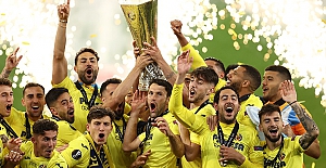 UEFA Avrupa Ligi kupası, Manchester United karşısında penaltılarla Villarreal'in