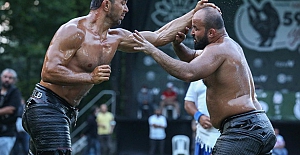 Geleneksel Çalı Güreş Müsabakalarında başpehlivan Orhan Okulu