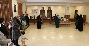 Yurt dışında mukim İran vatandaşları geniş şekilde seçimlere katıldı