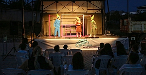 Çocuklara açık havada tiyatro keyfi