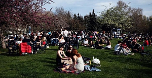 Covid-19 vakaları: "Dördüncü pik daha erken gelebilir"