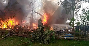 Filipinler'de 85 kişiyi taşıyan askeri uçak düştü: En az 17 kişi hayatını kaybetti