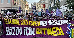 Türkiye'nin İstanbul Sözleşmesi'nden resmi olarak çıktığı 1 Temmuz'da kadınlar sokaklarda: Bizim için bitmedi