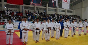Yıldızlar Judo Turnuvası, Kilis’te 18 ilden 350 sporcunun katılımıyla başladı.