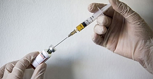 Aşı karşıtı diş hekimine 5 ay meslekten men cezası