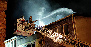 Böylesi görülmemişti: Evi ateşe verip kiracıyı içine kilitledi!