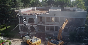 BUSKİ yerleşkesindeki riskli yapı yıkıldı