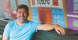 Emre Kınay: "Bir Pandemilik Canı Kalmış Tiyatronun"