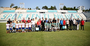 Nilüferli Şampiyonlara Başkan Erdem’den Ödül