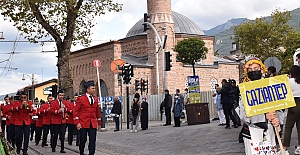 Bandolar Festivali çok sesli kortejle başladı