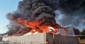 Silivri'de plastik fabrikasında yangın