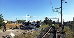 Tekirdağ'da yük treni işçileri taşıyan servis minibüsüne çarptı: 6 ölü, 7 yaralı