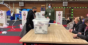 Kuzey Makedonya ve Kosova yerel seçim için sandık başında