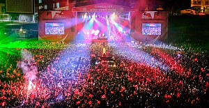 Nilüfer’de on binler haykırdı: Cumhuriyet ateşi sönmeyecek