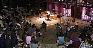 "Ormandaki Kulübe" sahnesinde 5. prömiyer
