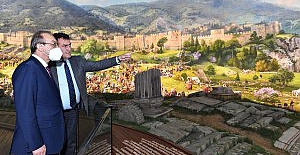 Dündar, Kocaeli Valisi Seddar Yavuz’u Ağırladı