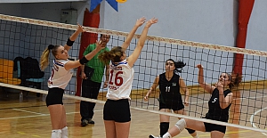 Nilüfer’in genç sultanları sezona galibiyetle başladı