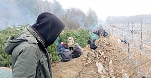 Polonya-Belarus sınırında hapsolmuş insanlar: "Burası çok soğuk, yemek ve ilacımız yok"