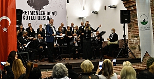 Şarkılar Öğretmenler İçin Söylendi