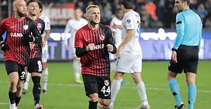 Gaziantep FK, konuk ettiği Fenerbahçe’yi 3-2 mağlup etti