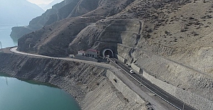 Türkiye'yi Kafkaslara bağlayan Pirinkayalar Tüneli faaliyete geçti