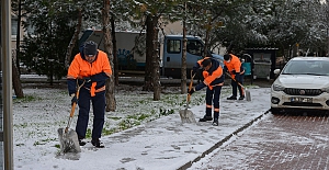 Nilüfer’de karla mücadele aralıksız sürüyor