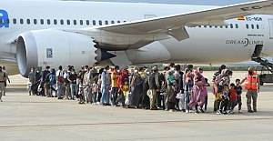 Afganların tahliyesi yeniden başladı