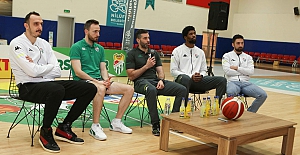 Bursasporlu basketbolcular çocuklarla buluştu