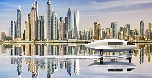 İlk uçan tekne Dubai'de denize iniyor