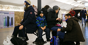 Kiev'de siviller metro istasyonlarına sığındı