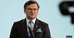 Bakan Kuleba, Rus saldırılarına maruz kalan Mariupol'deki insani felakete ve toplu mezarlara dikkat çekti